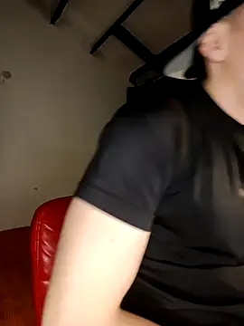 Snapshot of Logan_sixxer chatting on September 28, 2025, 3:24 am Logan sixxer online show from September 28, 2025, 3:24 am