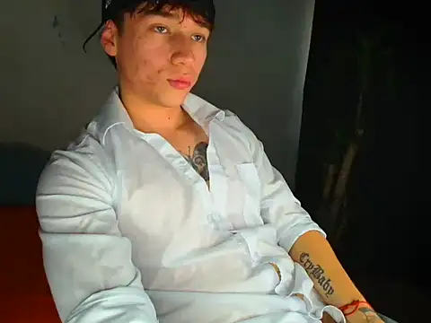 Snapshot of Logan_sixxer chatting on October 11, 2025, 7:48 pm Logan sixxer online show from October 11, 2025, 7:48 pm