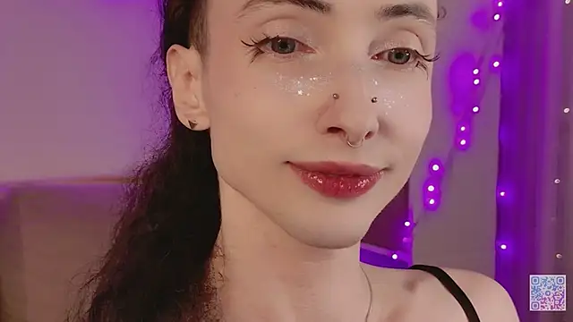 Queen of tease online show from April 18, 2026, 3:58 pm