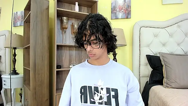 Ibratxandy online show from December 22, 2025, 7:14 pm