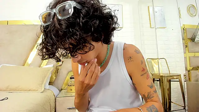 Ibratxandy online show from November 18, 2025, 7:17 pm