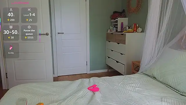 ReginaFoXXXy online show from October 6, 2025, 11:33 am