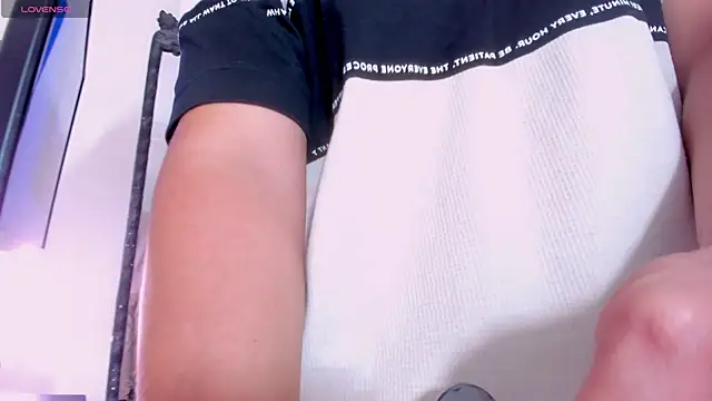 Asta Black online show from October 10, 2025, 5:41 am