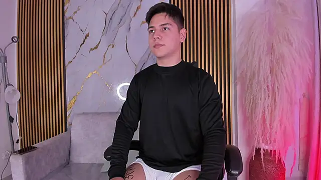 Asta Black online show from October 30, 2025, 9:11 pm