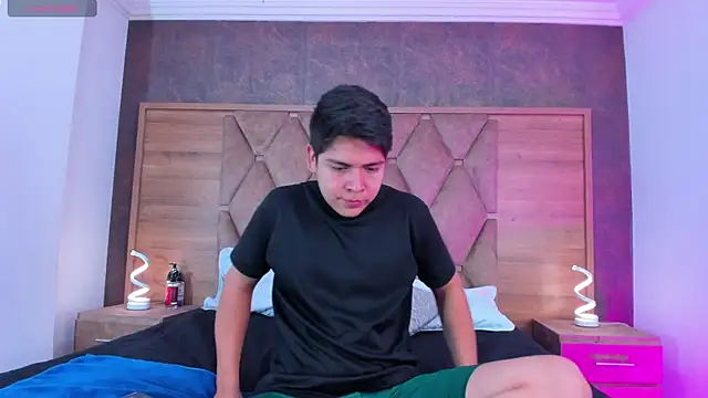 Asta Black online show from September 18, 2025, 4:15 am