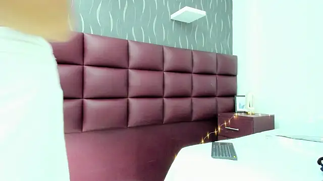 Asta Black online show from September 27, 2025, 9:10 pm