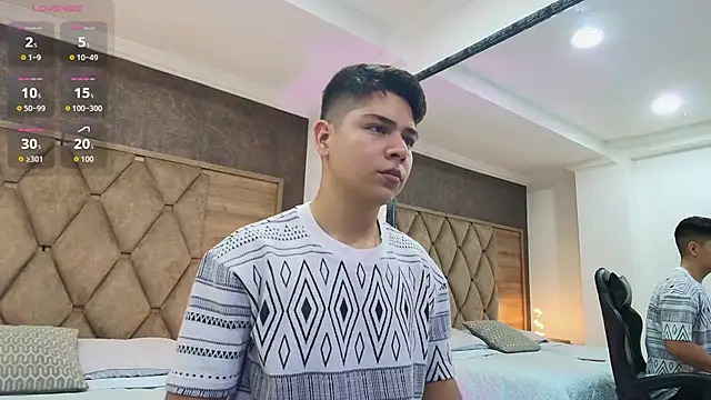 Asta Black online show from October 23, 2025, 8:29 pm