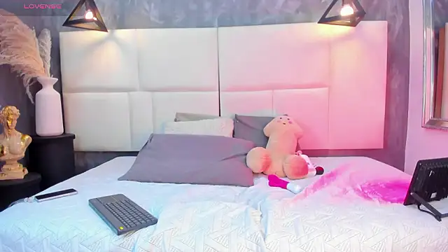 Snapshot of Rachel_Donnelly chatting on February 14, 2026, 10:21 pm Rachel Donnelly online show from February 14, 2026, 10:21 pm