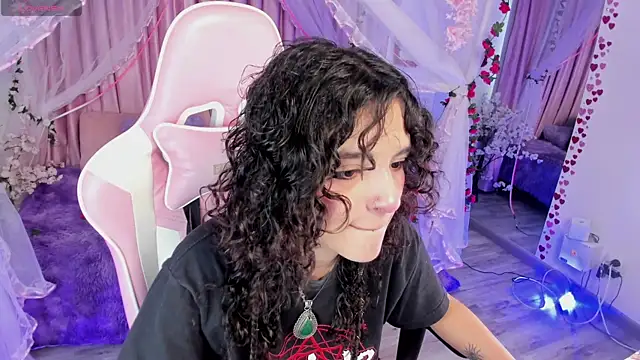bunny curly online show from September 14, 2025, 1:33 pm