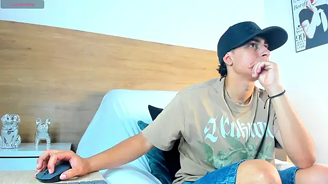 Snapshot of Stiven_Benet_ chatting on September 22, 2025, 8:37 pm Stiven Benet  online show from September 22, 2025, 8:37 pm