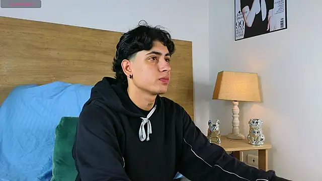 Snapshot of Stiven_Benet_ chatting on October 16, 2025, 2:47 pm Stiven Benet  online show from October 16, 2025, 2:47 pm