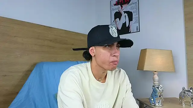 Snapshot of Stiven_Benet_ chatting on October 20, 2025, 8:42 pm Stiven Benet  online show from October 20, 2025, 8:42 pm