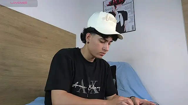 Snapshot of Stiven_Benet_ chatting on September 16, 2025, 2:18 pm Stiven Benet  online show from September 16, 2025, 2:18 pm