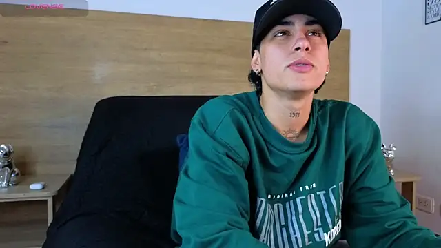 Snapshot of Stiven_Benet_ chatting on September 29, 2025, 9:53 pm Stiven Benet  online show from September 29, 2025, 9:53 pm