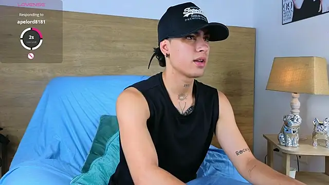 Snapshot of Stiven_Benet_ chatting on October 22, 2025, 1:10 pm Stiven Benet  online show from October 22, 2025, 1:10 pm