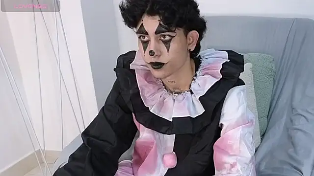 Snapshot of Stiven_Benet_ chatting on October 31, 2025, 2:13 pm Stiven Benet  online show from October 31, 2025, 2:13 pm