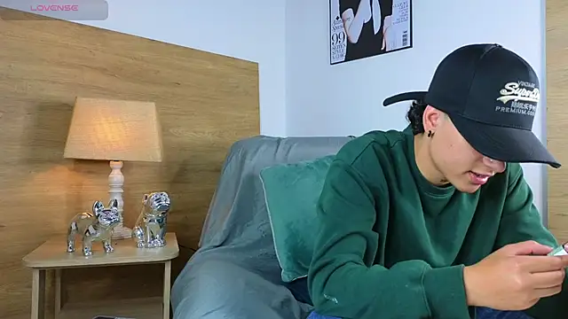 Snapshot of Stiven_Benet_ chatting on October 17, 2025, 3:25 pm Stiven Benet  online show from October 17, 2025, 3:25 pm