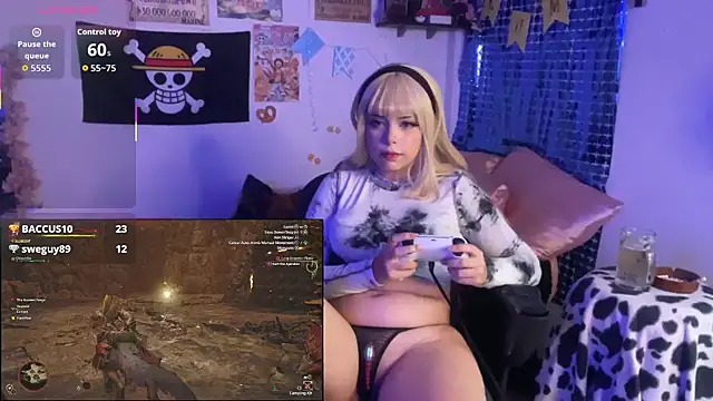 PixelKitty  online show from October 3, 2025, 9:49 pm