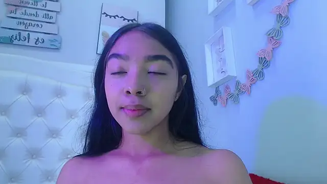 pocahontamoon online show from September 18, 2025, 1:14 pm