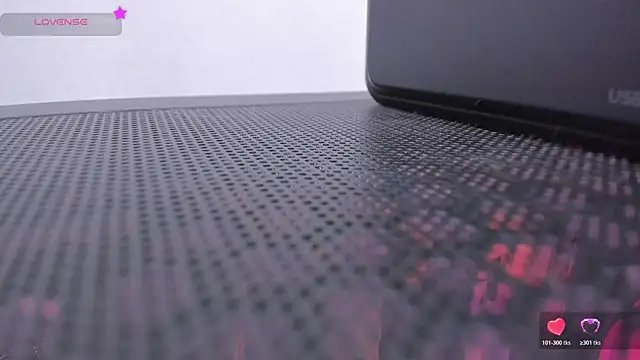 FluffyMelons online show from March 1, 2026, 11:05 pm