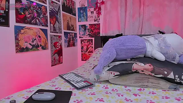 FluffyMelons online show from March 13, 2026, 11:10 pm