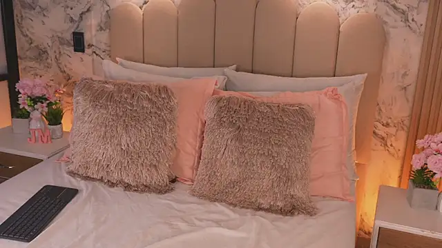 JessicaMason online show from April 12, 2026, 1:31 am