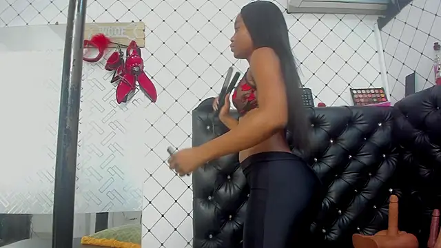 EMMA SANTANA online show from October 19, 2025, 2:20 pm