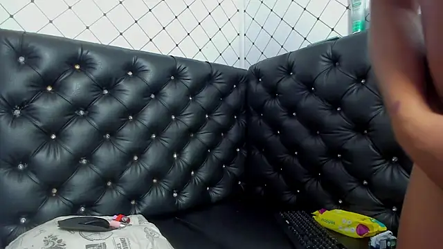 EMMA SANTANA online show from October 6, 2025, 7:47 pm