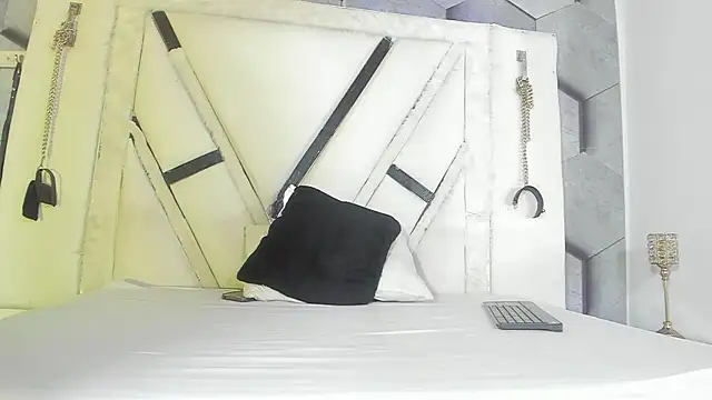 Snapshot of PeterBowel chatting on September 20, 2025, 2:49 am PeterBowel online show from September 20, 2025, 2:49 am