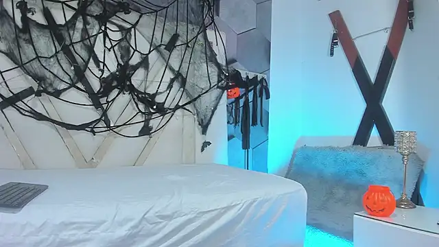 Snapshot of PeterBowel chatting on October 31, 2025, 1:57 am PeterBowel online show from October 31, 2025, 1:57 am