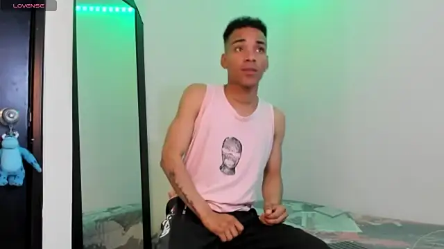 Snapshot of kenan_2601 chatting on October 17, 2025, 12:14 am kenan 2601 online show from October 17, 2025, 12:14 am