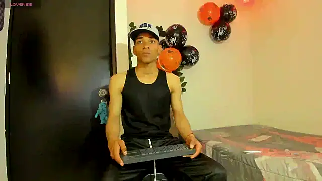 Snapshot of kenan_2601 chatting on October 4, 2025, 11:39 pm kenan 2601 online show from October 4, 2025, 11:39 pm