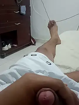 Snapshot of DeivanR_6 chatting on October 26, 2025, 4:24 am DeivanR 6 online show from October 26, 2025, 4:24 am