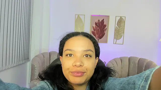 Ayshel cooperr online show from October 12, 2025, 4:03 am