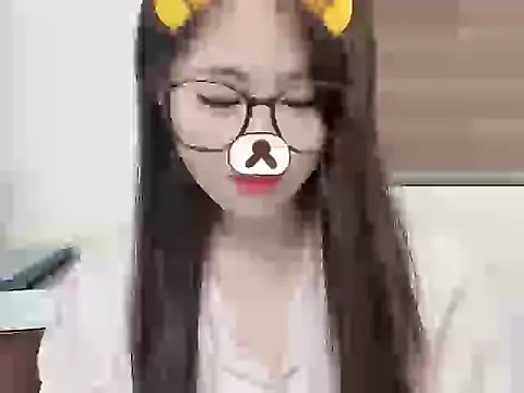 Snapshot of Amelia-babee chatting on September 20, 2025, 11:37 am Amelia-babee online show from September 20, 2025, 11:37 am