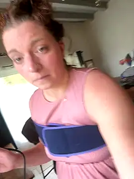 Snapshot of coquineronde chatting on October 22, 2025, 9:31 am coquineronde online show from October 22, 2025, 9:31 am