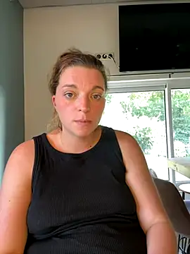 Snapshot of coquineronde chatting on September 28, 2025, 3:41 pm coquineronde online show from September 28, 2025, 3:41 pm