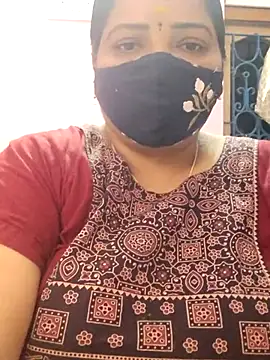 Snapshot of lathikaqueentamil chatting on October 5, 2025, 5:03 pm lathikaqueentamil online show from October 5, 2025, 5:03 pm