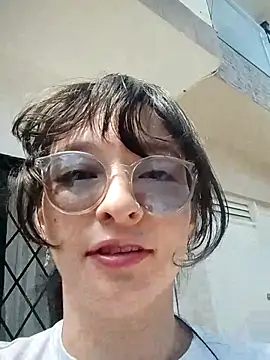 Snapshot of DavidAndClare chatting on October 14, 2025, 6:08 pm DavidAndClare online show from October 14, 2025, 6:08 pm