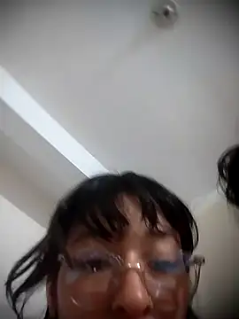 Snapshot of DavidAndClare chatting on September 25, 2025, 1:50 pm DavidAndClare online show from September 25, 2025, 1:50 pm