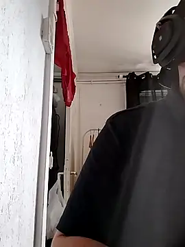 JuicyBigcockxh online show from May 15, 2026, 1:31 pm