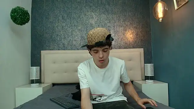 dia fax18 online show from September 13, 2025, 12:05 pm