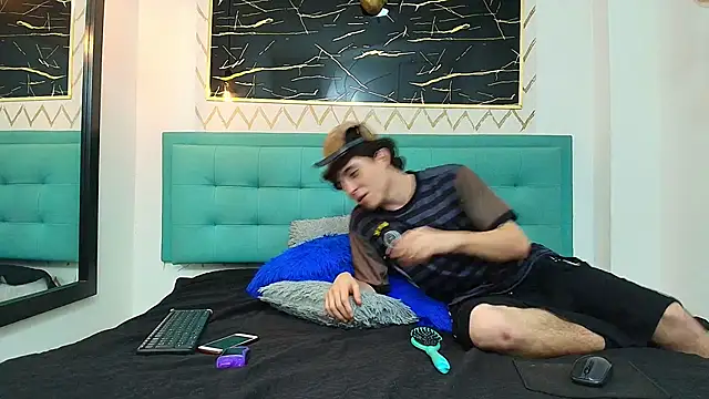 dia fax18 online show from September 11, 2025, 3:28 am