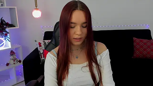 NoraHaynes online show from December 22, 2025, 3:06 am