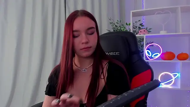 Snapshot of NoraHaynes chatting on October 21, 2025, 3:17 am NoraHaynes online show from October 21, 2025, 3:17 am