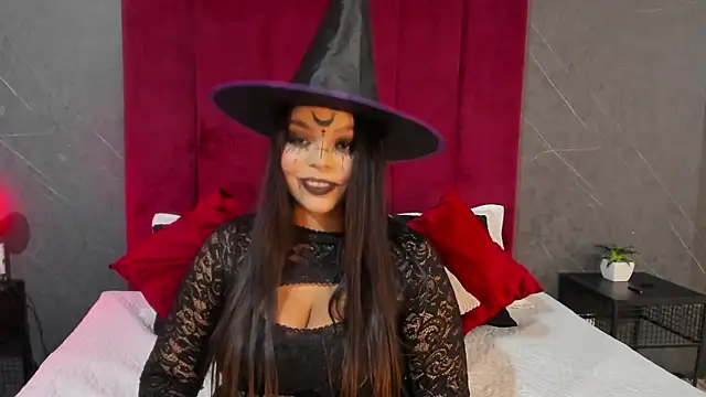 Snapshot of SiennaMonroe_ chatting on October 31, 2025, 8:38 pm SiennaMonroe online show from October 31, 2025, 8:38 pm