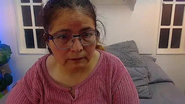 Snapshot of Linda_banks_ chatting on July 1, 2026, 2:01 am Linda banks online show from July 1, 2026, 2:01 am