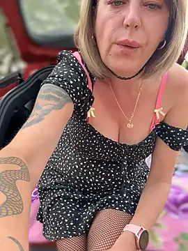 Milena-MilfaXXX online show from September 27, 2025, 3:23 am