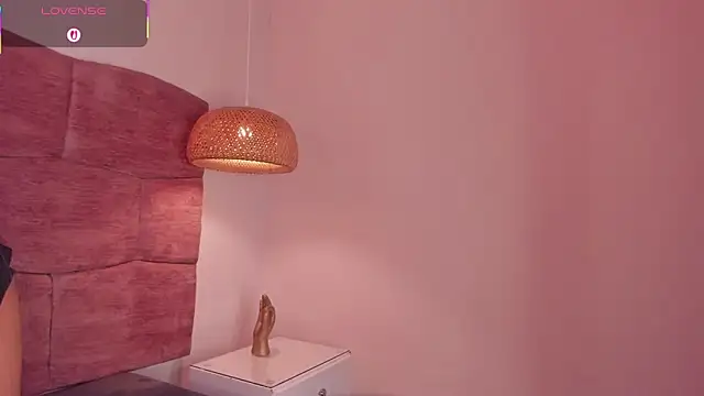 dani velvet online show from March 27, 2026, 3:04 am