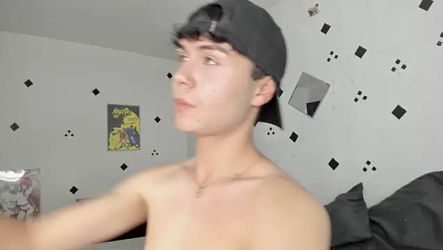 crushnier1 online show from October 27, 2025, 5:47 pm